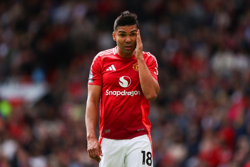 山雨欲来！英超冠军彻底爆了：2功臣炮轰+斯洛特遭兵变 队长表态